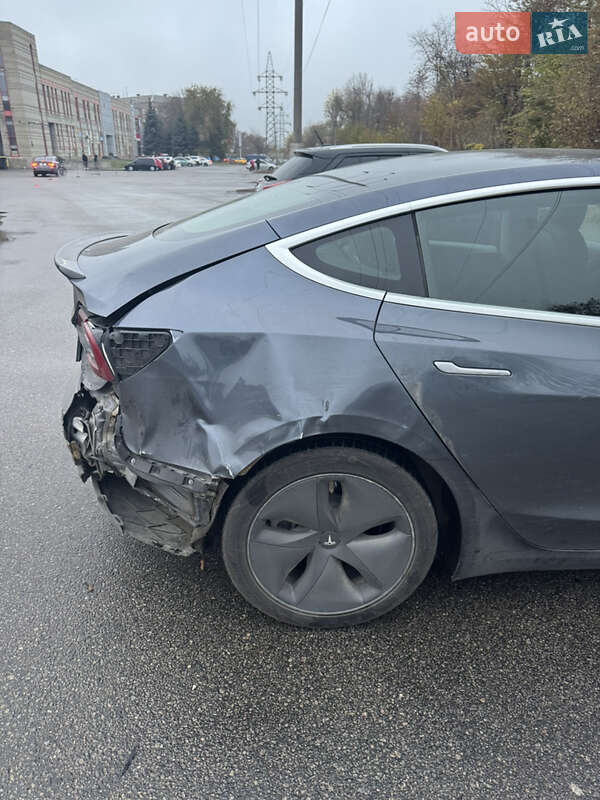 Седан Tesla Model 3 2020 в Днепре
