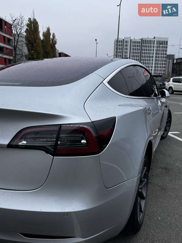 Седан Tesla Model 3 2018 в Киеве