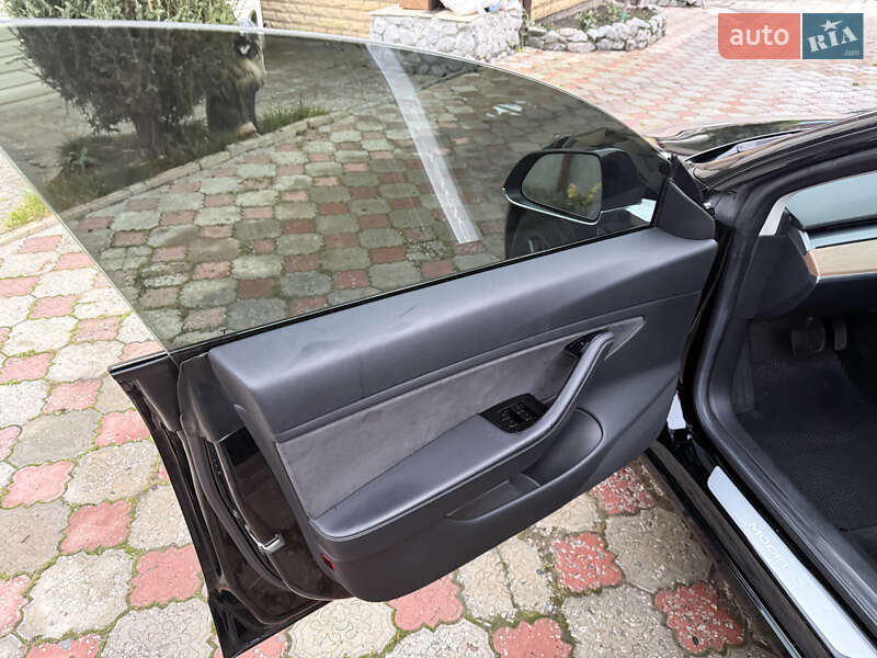 Седан Tesla Model 3 2018 в Харькове