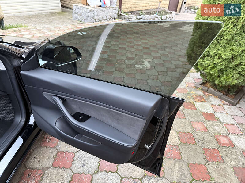 Седан Tesla Model 3 2018 в Харькове