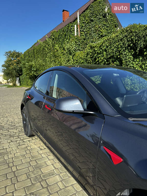 Седан Tesla Model 3 2022 в Одесі