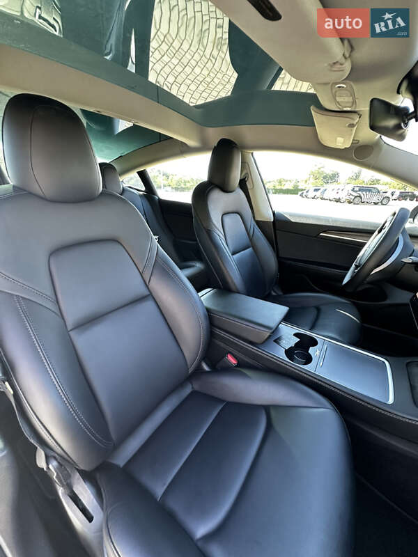 Седан Tesla Model 3 2022 в Одесі