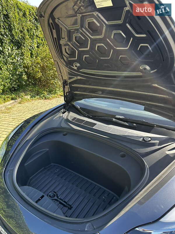 Седан Tesla Model 3 2022 в Одесі