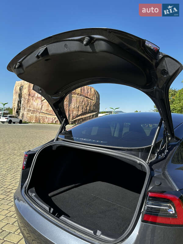 Седан Tesla Model 3 2022 в Одесі