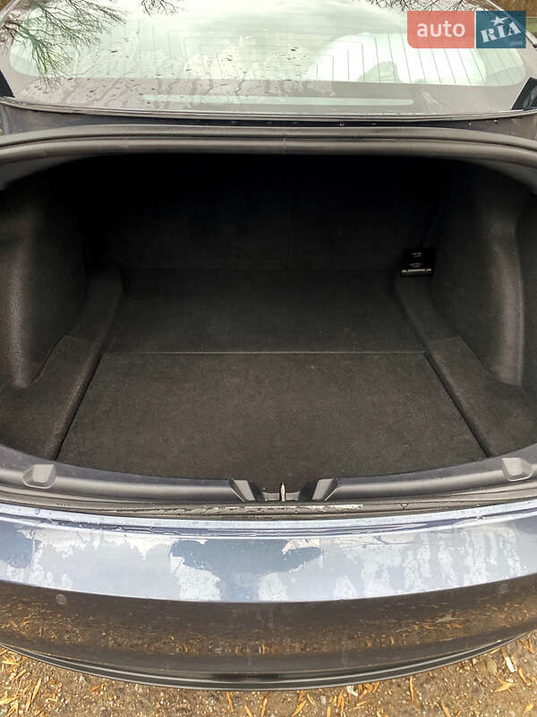 Седан Tesla Model 3 2022 в Калуше