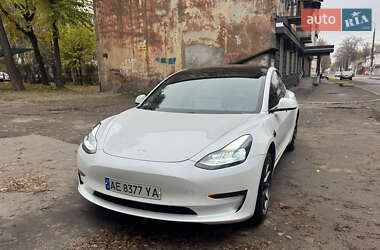 Седан Tesla Model 3 2021 в Каменском