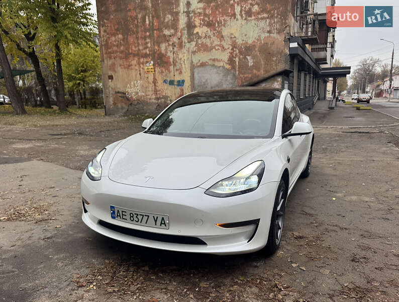 Седан Tesla Model 3 2021 в Каменском