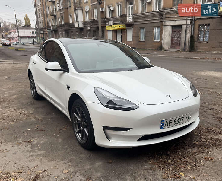 Седан Tesla Model 3 2021 в Каменском