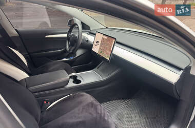 Седан Tesla Model 3 2021 в Каменском