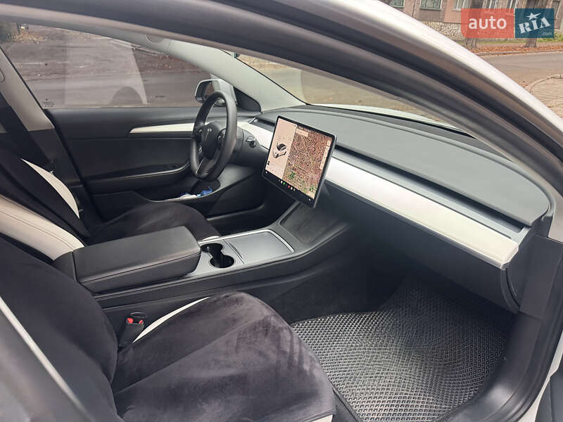Седан Tesla Model 3 2021 в Каменском