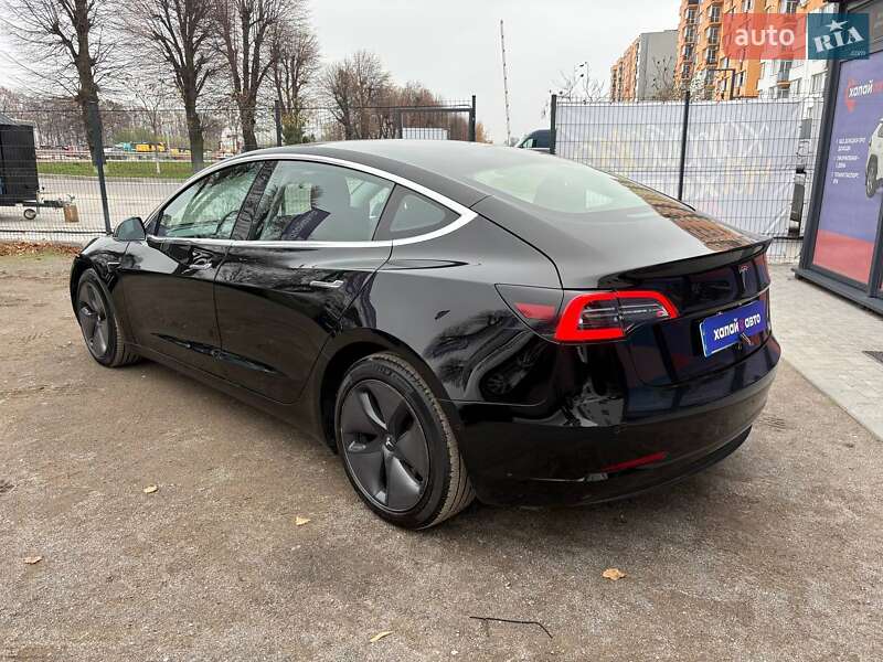 Седан Tesla Model 3 2018 в Виннице