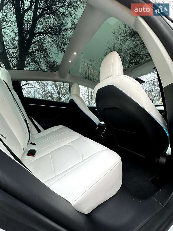 Седан Tesla Model 3 2022 в Запорожье