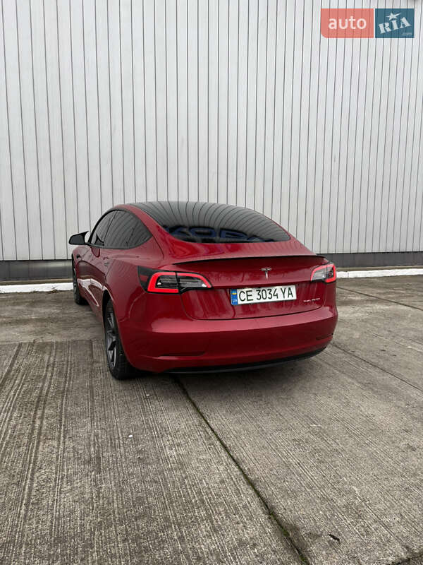 Седан Tesla Model 3 2021 в Черновцах