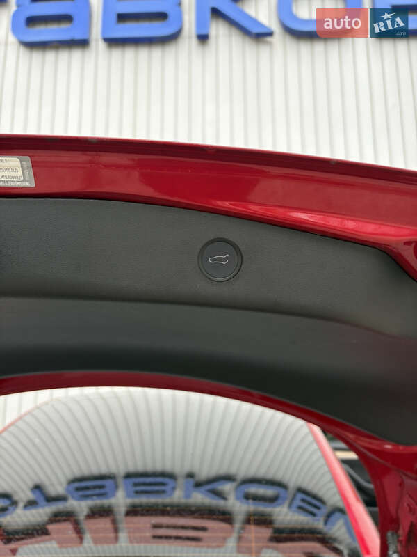 Седан Tesla Model 3 2021 в Черновцах