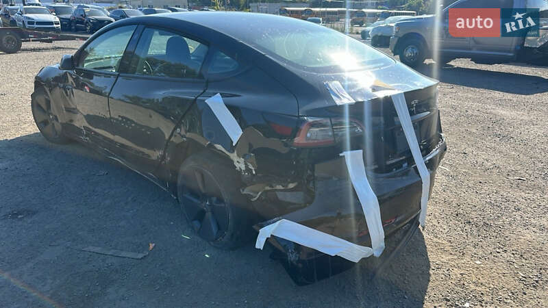 Седан Tesla Model 3 2023 в Рівному