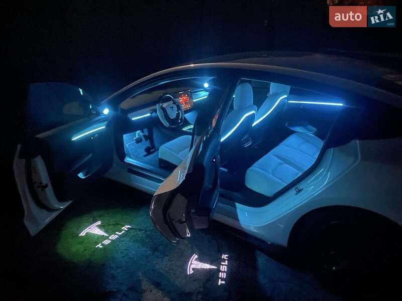 Седан Tesla Model 3 2022 в Запорожье