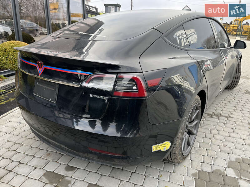 Седан Tesla Model 3 2021 в Львові