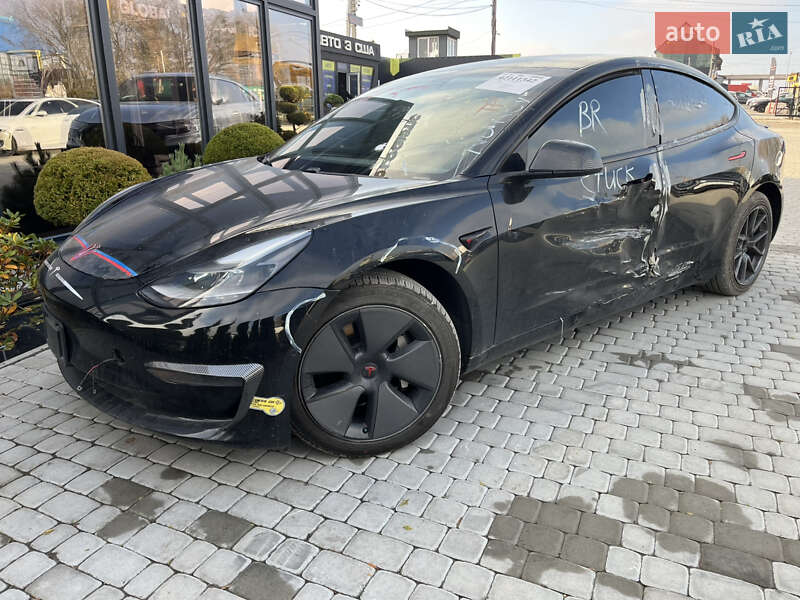 Седан Tesla Model 3 2021 в Львові