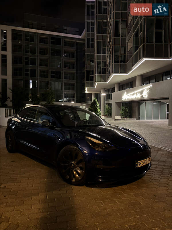 Седан Tesla Model 3 2022 в Рівному