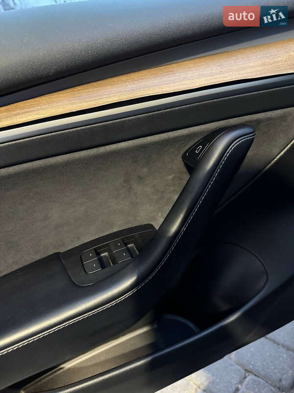 Седан Tesla Model 3 2021 в Львове фото 17 Седан Tesla Model 3 2021 в Львове