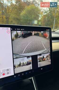 Седан Tesla Model 3 2019 в Львові