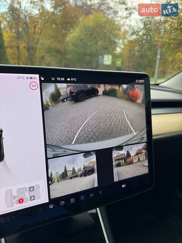 Седан Tesla Model 3 2019 в Львові