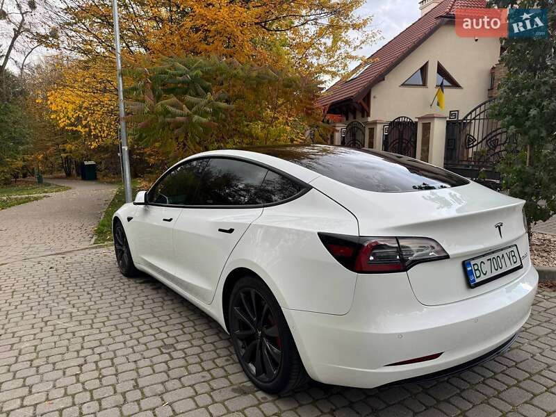 Седан Tesla Model 3 2019 в Львові