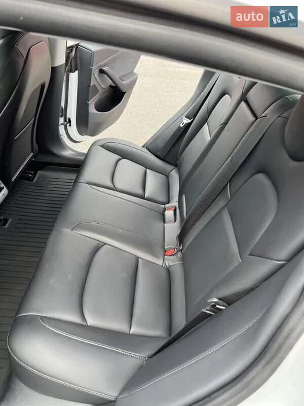 Седан Tesla Model 3 2020 в Киеве фото 7 Седан Tesla Model 3 2020 в Киеве