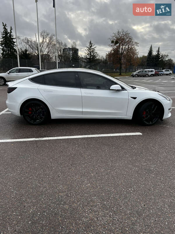 Седан Tesla Model 3 2019 в Житомирі