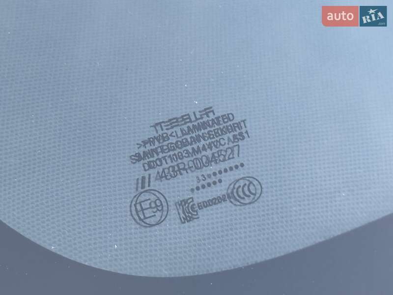 Седан Tesla Model 3 2023 в Днепре