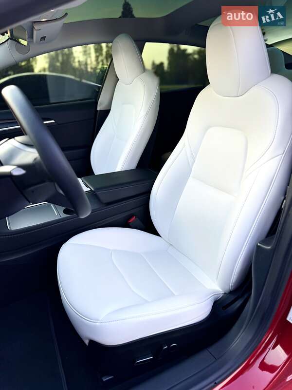 Седан Tesla Model 3 2023 в Днепре