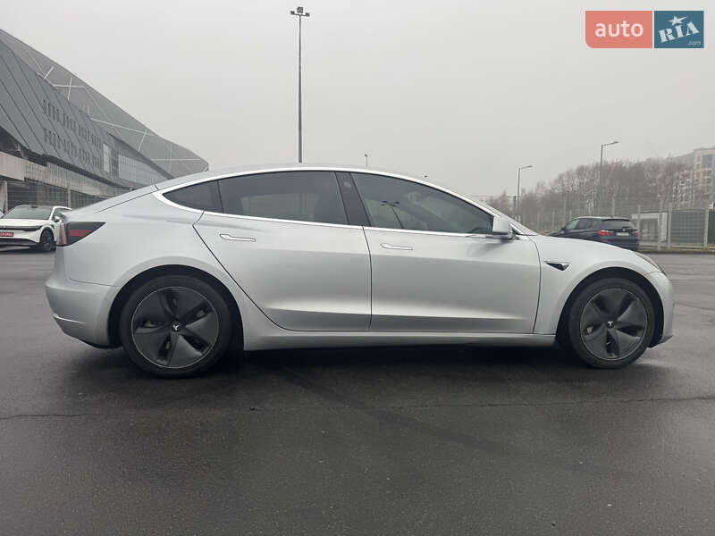 Седан Tesla Model 3 2018 в Пустомытах