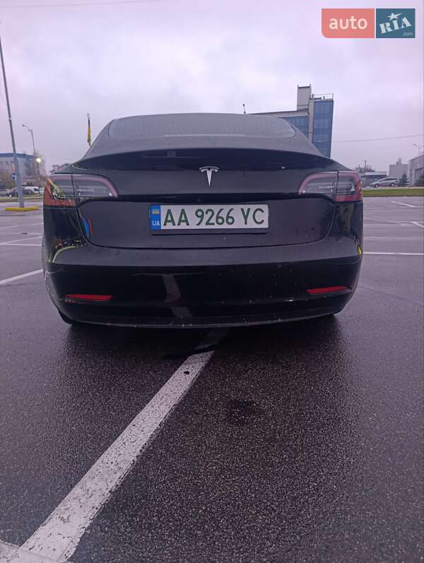 Седан Tesla Model 3 2020 в Києві