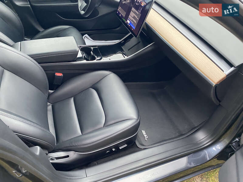 Седан Tesla Model 3 2020 в Львові фото 10 Седан Tesla Model 3 2020 в Львові