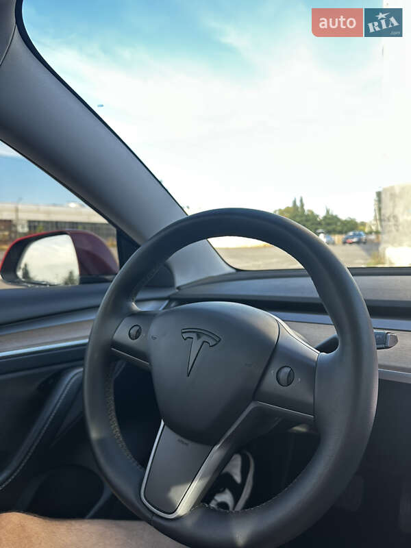 Седан Tesla Model 3 2021 в Києві