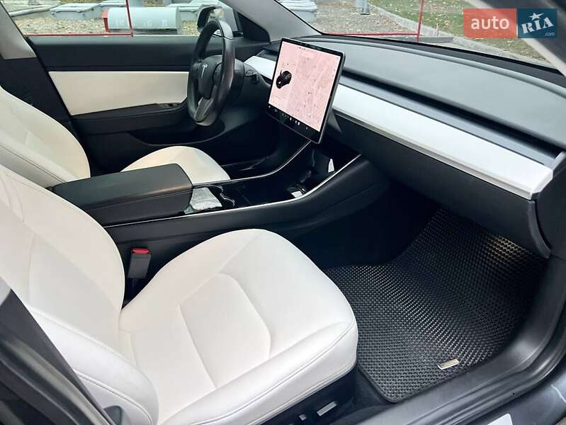 Седан Tesla Model 3 2018 в Львове фото 10 Седан Tesla Model 3 2018 в Львове