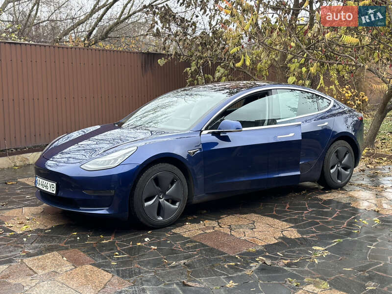 Седан Tesla Model 3 2019 в Киеве
