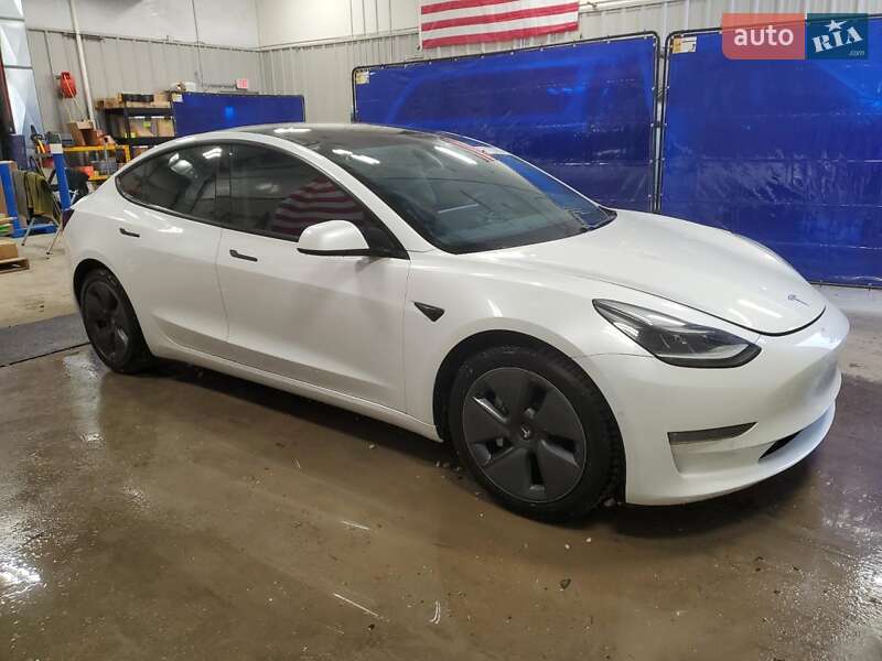 Седан Tesla Model 3 2021 в Одессе