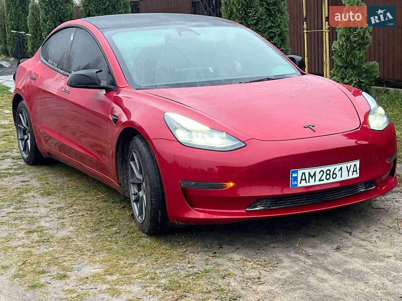 Седан Tesla Model 3 2023 в Житомирі