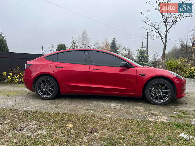 Седан Tesla Model 3 2023 в Житомирі