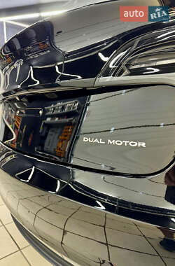 Седан Tesla Model 3 2019 в Киеве