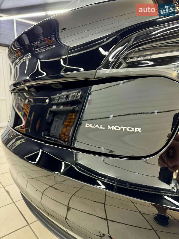 Седан Tesla Model 3 2019 в Киеве