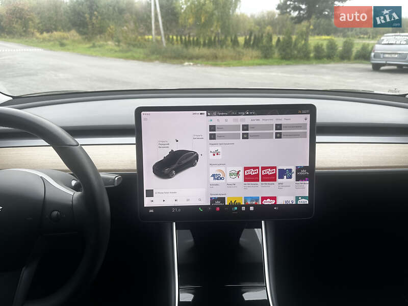 Седан Tesla Model 3 2019 в Киеве