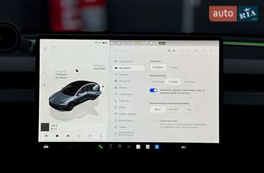 Седан Tesla Model 3 2024 в Києві