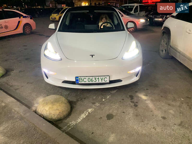 Седан Tesla Model 3 2018 в Львові фото Седан Tesla Model 3 2018 в Львові
