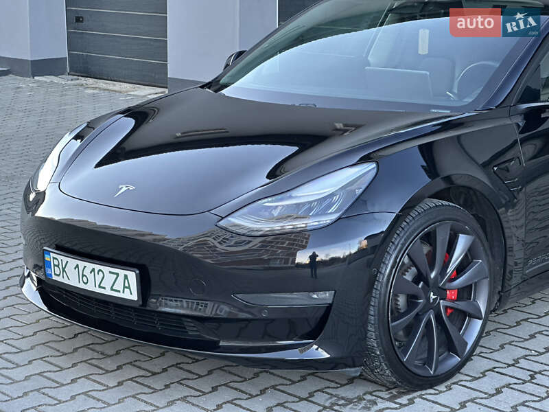 Седан Tesla Model 3 2019 в Тернополі