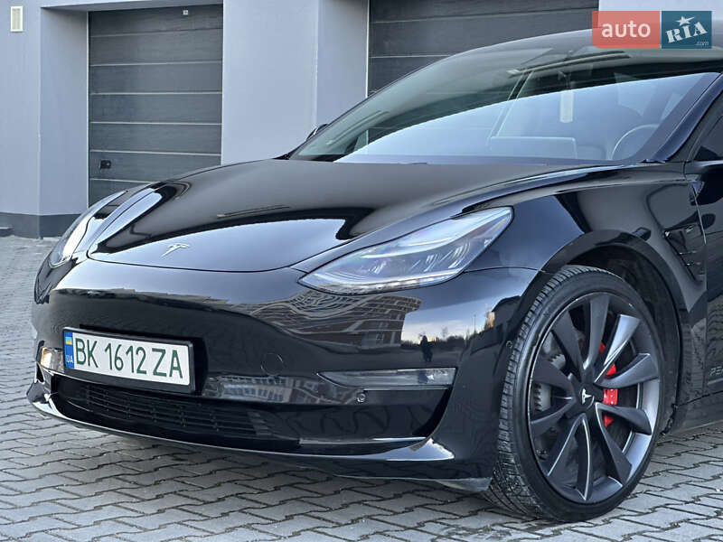 Седан Tesla Model 3 2019 в Тернополі