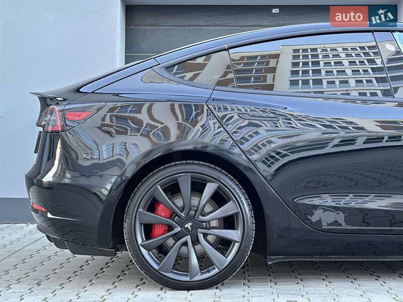 Седан Tesla Model 3 2019 в Тернополі