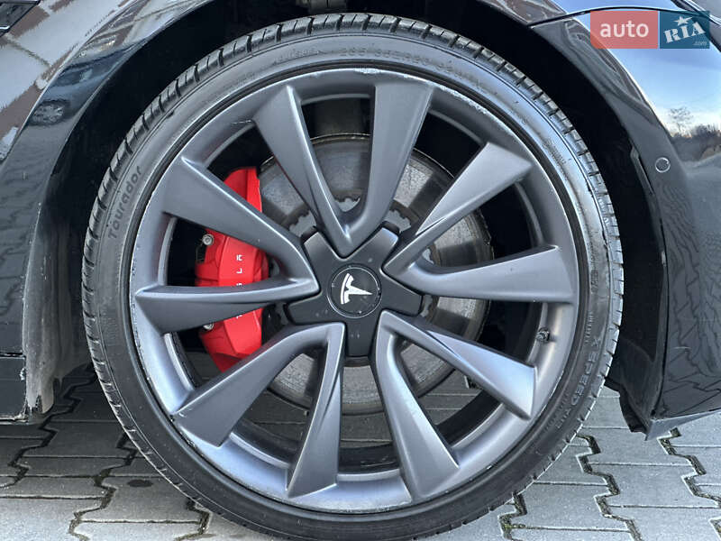 Седан Tesla Model 3 2019 в Тернополі