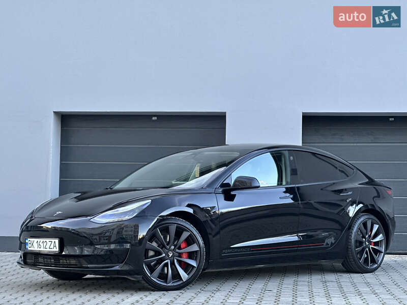 Седан Tesla Model 3 2019 в Тернополі